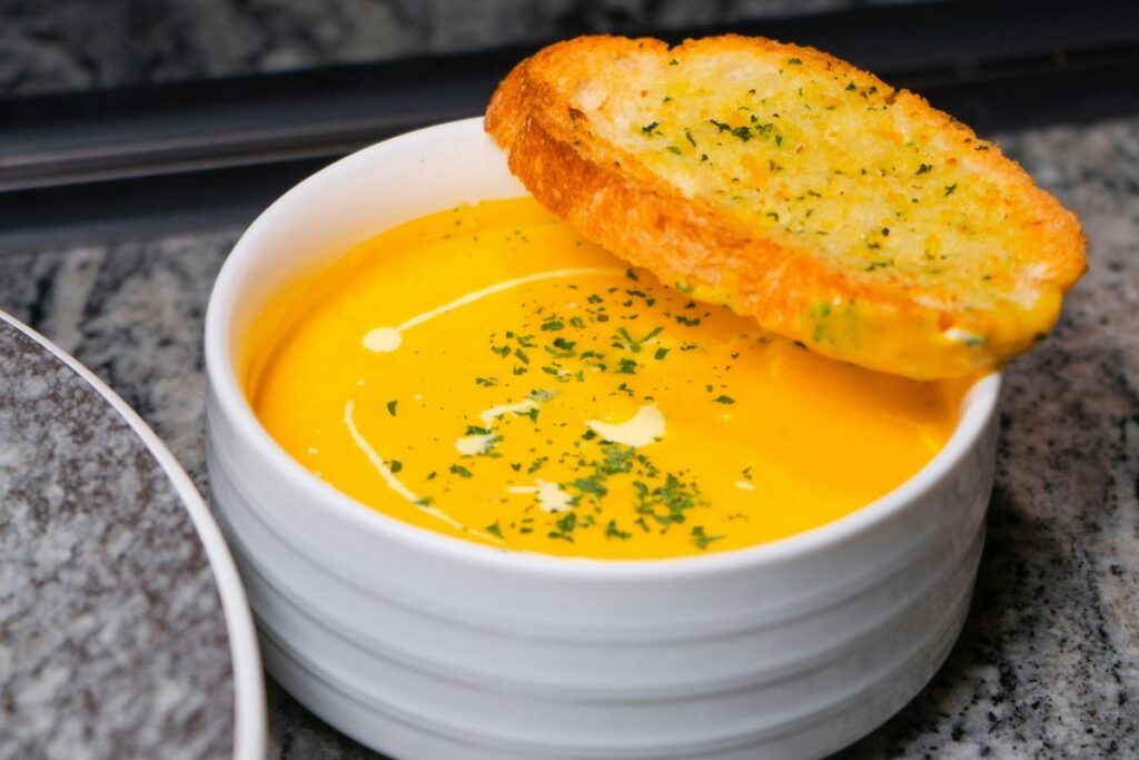 Glow automne : les meilleures astuces pour garder son éclat lumineux tout l’automne 8 bien manger pour un beau glow d'automne